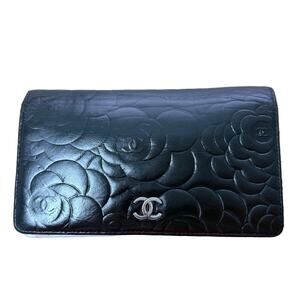 CHANEL CC Womens Camellia Long Wallet Black Embossed Leather | Authenticity Card